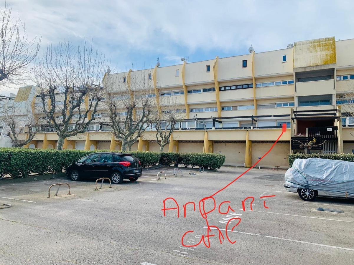 Nid Douillet Dans Les Coursives Du Village Naturiste Du Cap D Agde Exterior foto